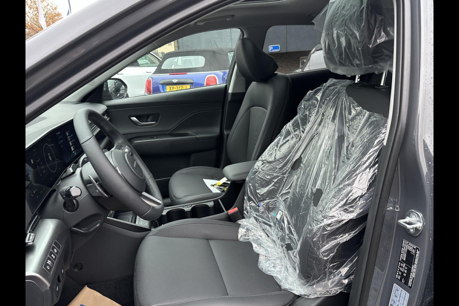 Hyundai Kona 1.6 GDI HEV Premium Sky FULL HYBRID | NIEUWE AUTO MET REGISTRATIE | VOLLE AUTO! | FABR GARANTIE T/M 12-2029| ELEK. ACHTERKLEP| PANO| ELEK STOEL| STOEL VENTILATIE