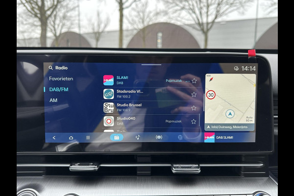 Hyundai Kona 1.6 GDI HEV Premium Sky FULL HYBRID | NIEUWE AUTO MET REGISTRATIE | VOLLE AUTO! | FABR GARANTIE T/M 12-2029| ELEK. ACHTERKLEP| PANO| ELEK STOEL| STOEL VENTILATIE