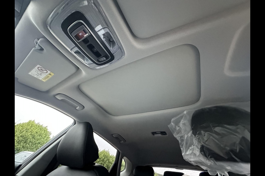 Hyundai Kona 1.6 GDI HEV Premium Sky FULL HYBRID | NIEUWE AUTO MET REGISTRATIE | VOLLE AUTO! | FABR GARANTIE T/M 12-2029| ELEK. ACHTERKLEP| PANO| ELEK STOEL| STOEL VENTILATIE