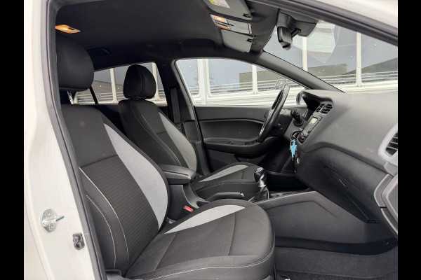 Hyundai i20 1.0 T-GDI Black Edition Navi,Camera,Airco,Cruise,PDC,Trekhaak,LM Velgen,N.A.P,101pk,Nieuwe APK bij Aflevering