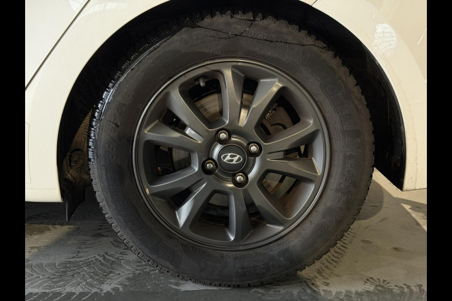 Hyundai i20 1.0 T-GDI Black Edition Navi,Camera,Airco,Cruise,PDC,Trekhaak,LM Velgen,N.A.P,101pk,Nieuwe APK bij Aflevering