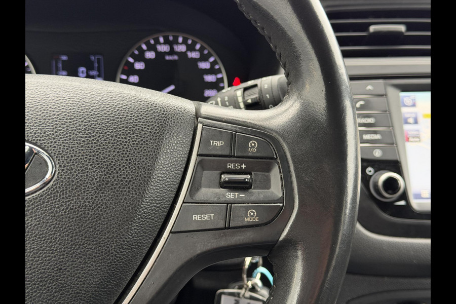 Hyundai i20 1.0 T-GDI Black Edition Navi,Camera,Airco,Cruise,PDC,Trekhaak,LM Velgen,N.A.P,101pk,Nieuwe APK bij Aflevering