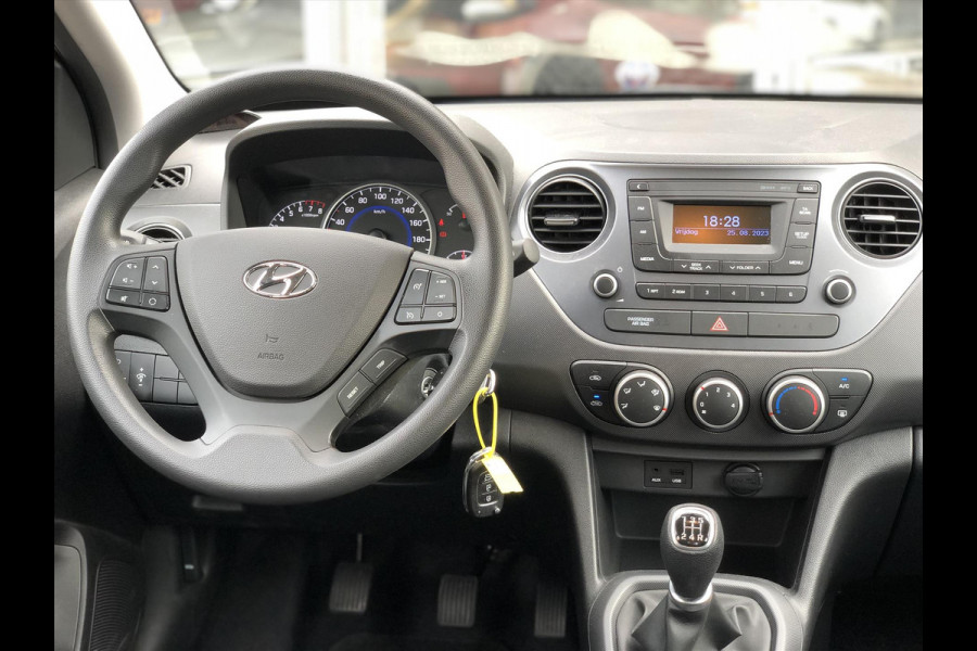 Hyundai i10 1.0i Comfort | Trekhaak, Airconditioning, Parkeersensoren, Cruise control, Stuurbediening
