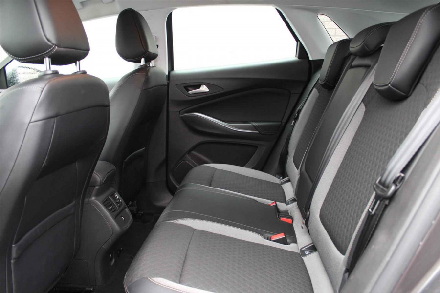 Opel Grandland X 1.2 Turbo Innovation Aut8 Navi Camera DAB Hoge zit