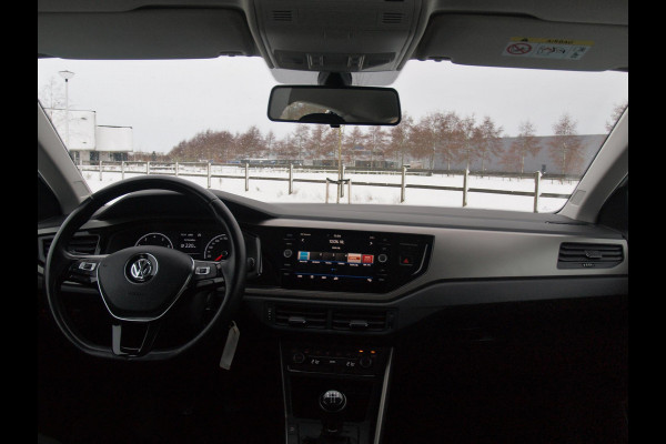 Volkswagen Polo 1.0 TSI Comfortline Business | Apple Carplay | Adaptive Cruise Control | Parkeersensoren | DAB | NL-Auto |