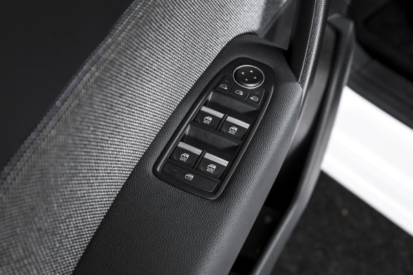 Renault Symbioz 1.6 E-Tech full hybrid 145 techno | Dig. Cockpit | Adapt. Cruise | Stoel-+Stuurverw. | PDC | Camera | NAV + App. Connect | ECC | DAB | LM 18" | 2440