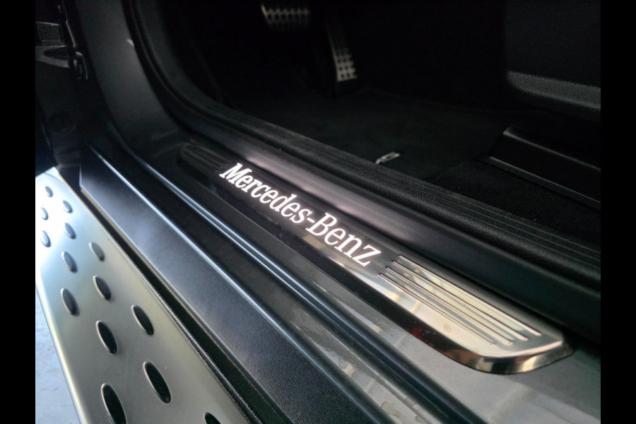 Mercedes-Benz GLC 300e 4MATIC Premium Plus / LUCHTVERING / PANORAMADAK / ALARMKLASSE 5 / TREKHAAK ELEKTRISCH / AMG-LINE !
