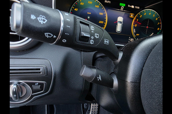 Mercedes-Benz GLC 300e 4MATIC Premium Plus / LUCHTVERING / PANORAMADAK / ALARMKLASSE 5 / TREKHAAK ELEKTRISCH / AMG-LINE !