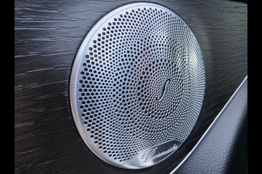 Mercedes-Benz GLC 300e 4MATIC Premium Plus / LUCHTVERING / PANORAMADAK / ALARMKLASSE 5 / TREKHAAK ELEKTRISCH / AMG-LINE !