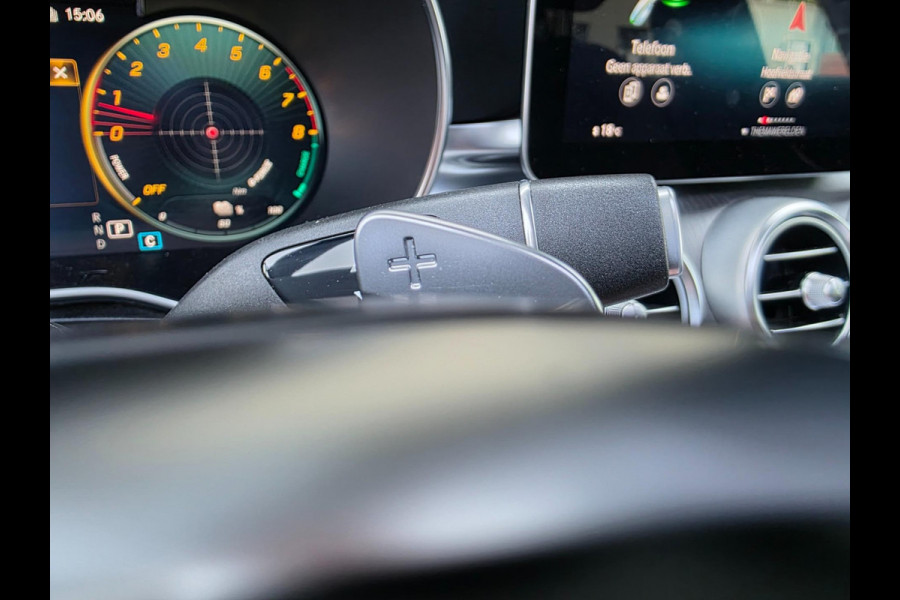 Mercedes-Benz GLC 300e 4MATIC Premium Plus / LUCHTVERING / PANORAMADAK / ALARMKLASSE 5 / TREKHAAK ELEKTRISCH / AMG-LINE !