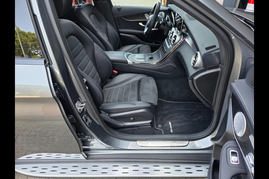 Mercedes-Benz GLC 300e 4MATIC Premium Plus / LUCHTVERING / PANORAMADAK / ALARMKLASSE 5 / TREKHAAK ELEKTRISCH / AMG-LINE !