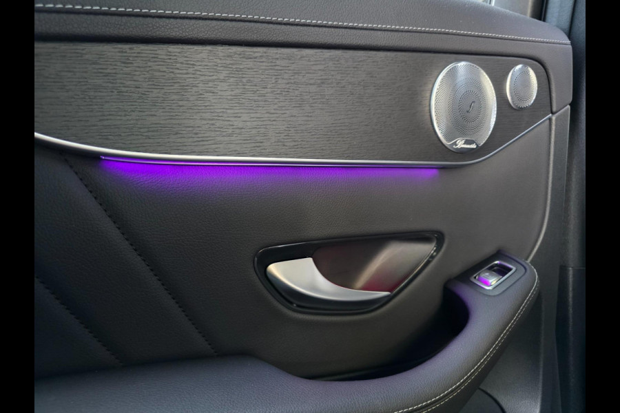 Mercedes-Benz GLC 300e 4MATIC Premium Plus / LUCHTVERING / PANORAMADAK / ALARMKLASSE 5 / TREKHAAK ELEKTRISCH / AMG-LINE !