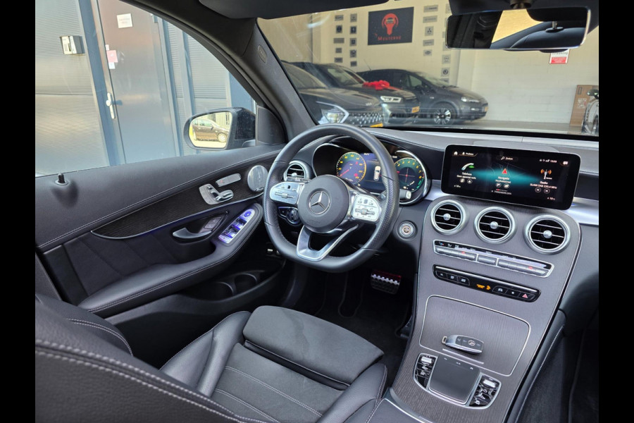 Mercedes-Benz GLC 300e 4MATIC Premium Plus / LUCHTVERING / PANORAMADAK / ALARMKLASSE 5 / TREKHAAK ELEKTRISCH / AMG-LINE !