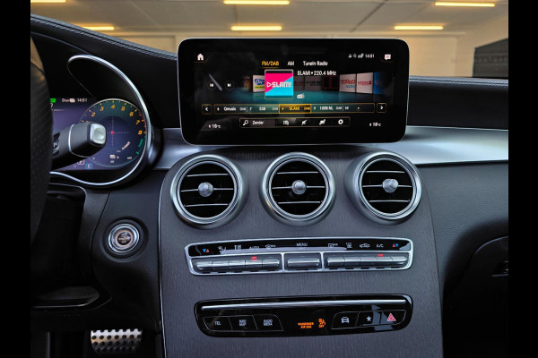 Mercedes-Benz GLC 300e 4MATIC Premium Plus / LUCHTVERING / PANORAMADAK / ALARMKLASSE 5 / TREKHAAK ELEKTRISCH / AMG-LINE !