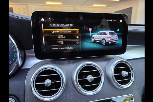 Mercedes-Benz GLC 300e 4MATIC Premium Plus / LUCHTVERING / PANORAMADAK / ALARMKLASSE 5 / TREKHAAK ELEKTRISCH / AMG-LINE !