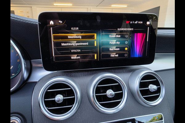 Mercedes-Benz GLC 300e 4MATIC Premium Plus / LUCHTVERING / PANORAMADAK / ALARMKLASSE 5 / TREKHAAK ELEKTRISCH / AMG-LINE !