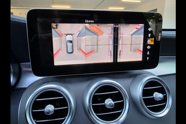 Mercedes-Benz GLC 300e 4MATIC Premium Plus / LUCHTVERING / PANORAMADAK / ALARMKLASSE 5 / TREKHAAK ELEKTRISCH / AMG-LINE !