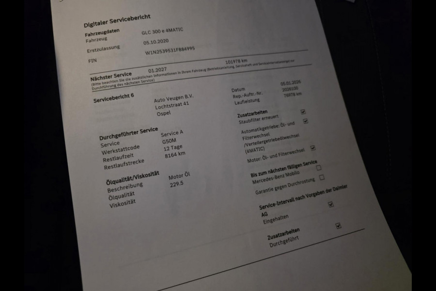 Mercedes-Benz GLC 300e 4MATIC Premium Plus / LUCHTVERING / PANORAMADAK / ALARMKLASSE 5 / TREKHAAK ELEKTRISCH / AMG-LINE !