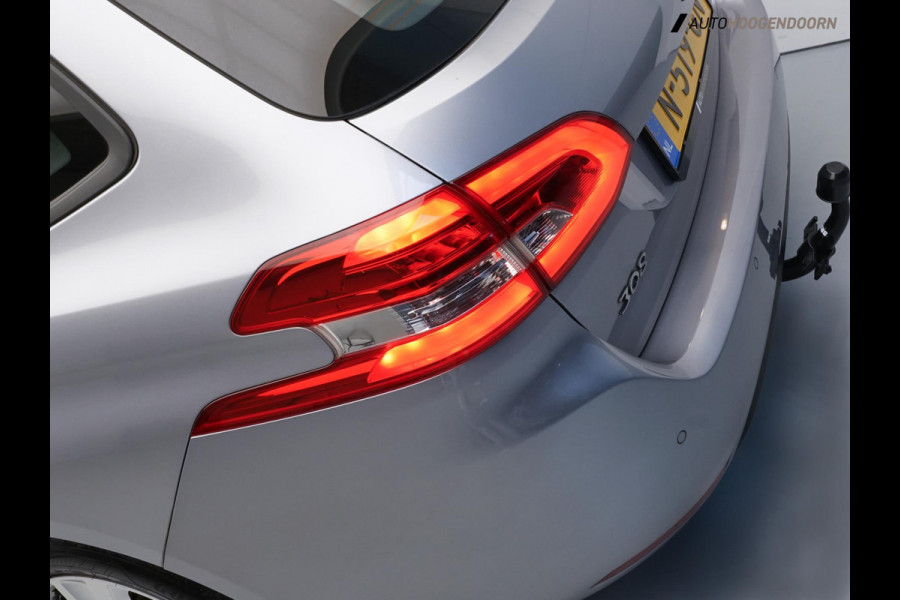 Peugeot 308 SW 1.2 PureTech Blue Lease Active (APPLE CARPLAY,LED,PARKEERSENSOREN,TREKHAAK,CLIMATE,CRUISE,LM-VELGEN,NIEUWE APK)