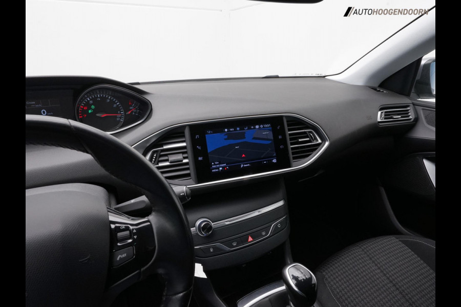 Peugeot 308 SW 1.2 PureTech Blue Lease Active (APPLE CARPLAY,LED,PARKEERSENSOREN,TREKHAAK,CLIMATE,CRUISE,LM-VELGEN,NIEUWE APK)