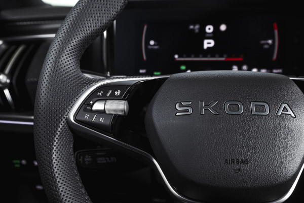 Škoda Kodiaq 1.5 TSI 204 PK PHEV Sportline Business | S/K-Panodak | DCC+ | Dig. Cockpit | Adapt Cruise | Memory | Winterpakket | Camera | NAV + App. Connect | ECC | DAB | Elek. Trekhaak | Elek. Klep | LM 20" | 0767