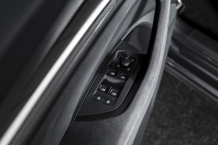 Škoda Kodiaq 1.5 TSI 204 PK PHEV Sportline Business | S/K-Panodak | DCC+ | Dig. Cockpit | Adapt Cruise | Memory | Winterpakket | Camera | NAV + App. Connect | ECC | DAB | Elek. Trekhaak | Elek. Klep | LM 20" | 0767