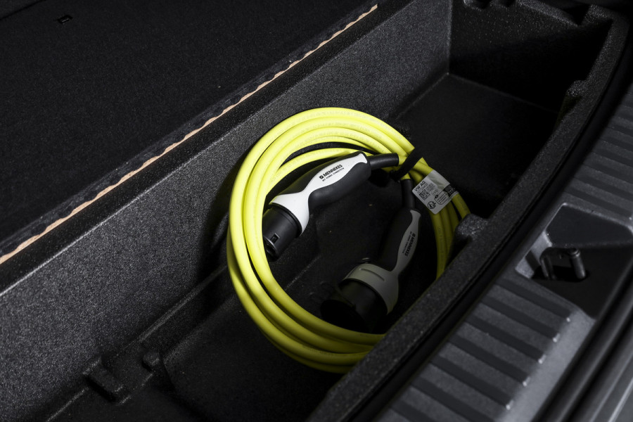 Škoda Kodiaq 1.5 TSI 204 PK PHEV Sportline Business | S/K-Panodak | DCC+ | Dig. Cockpit | Adapt Cruise | Memory | Winterpakket | Camera | NAV + App. Connect | ECC | DAB | Elek. Trekhaak | Elek. Klep | LM 20" | 0767