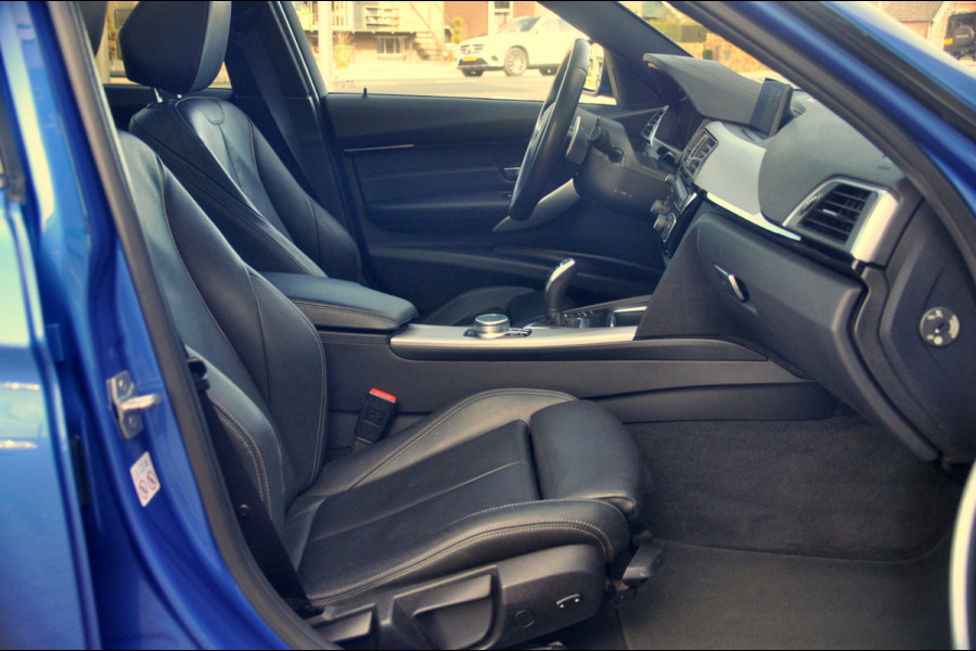 BMW 3 Serie Touring 320i M Sport Edition | Panoramadak | HUD | Trekhaak