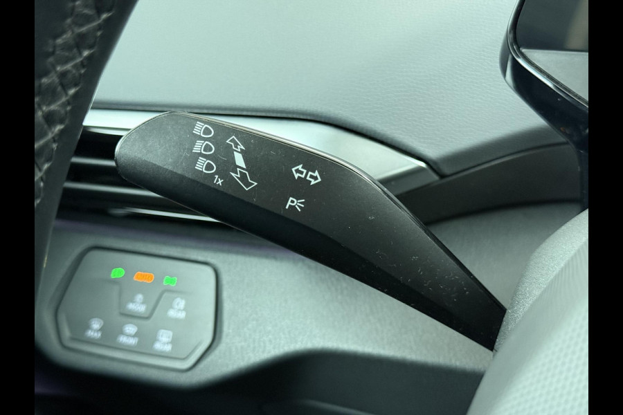 Volkswagen ID.4 Life 77 kWh Stoel & Stuurverwarming | Adaptieve Cruise Control | Rijklaar met 12 mnd BOVAG Garantie | NAVI| PARKEERSENSOREN|