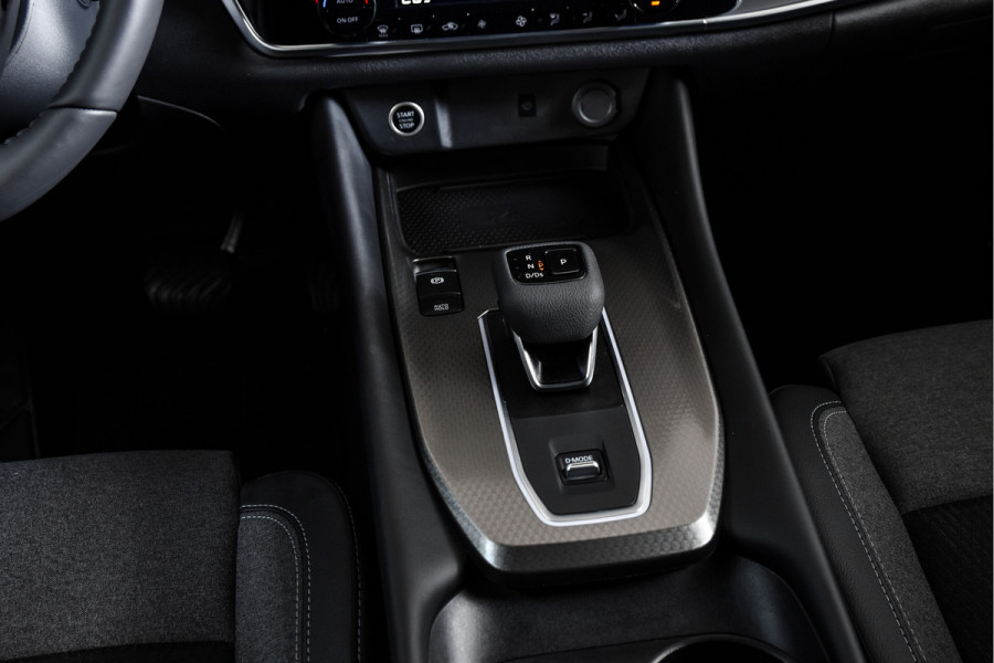 Nissan QASHQAI 1.3 MHEV Xtronic 158 PK N-Connecta - Automaat | Panodak | Cold Pack | Dig. Cockpit | Adapt. Cruise | 360 Camera | PDC | NAV + App Connect | LM 18" | ECC | 7628