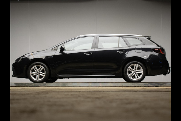 Toyota Corolla Touring Sports 1.8 Hybrid Sport (APPLE CARPLAY,NAVI,LED,CRUISE,SPORTSTOELEN,CAMERA,TREKHAAK,LM VELGEN,GETINT,PDC)