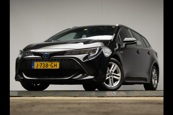 Toyota Corolla Touring Sports 1.8 Hybrid Sport (APPLE CARPLAY,NAVI,LED,CRUISE,SPORTSTOELEN,CAMERA,TREKHAAK,LM VELGEN,GETINT,PDC)