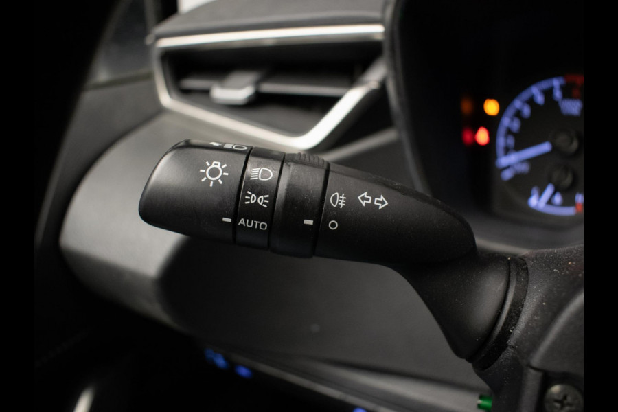 Toyota Corolla Touring Sports 1.8 Hybrid Sport (APPLE CARPLAY,NAVI,LED,CRUISE,SPORTSTOELEN,CAMERA,TREKHAAK,LM VELGEN,GETINT,PDC)