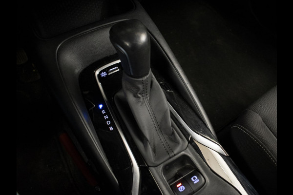 Toyota Corolla Touring Sports 1.8 Hybrid Sport (APPLE CARPLAY,NAVI,LED,CRUISE,SPORTSTOELEN,CAMERA,TREKHAAK,LM VELGEN,GETINT,PDC)