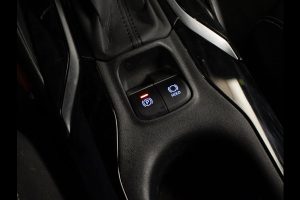 Toyota Corolla Touring Sports 1.8 Hybrid Sport (APPLE CARPLAY,NAVI,LED,CRUISE,SPORTSTOELEN,CAMERA,TREKHAAK,LM VELGEN,GETINT,PDC)