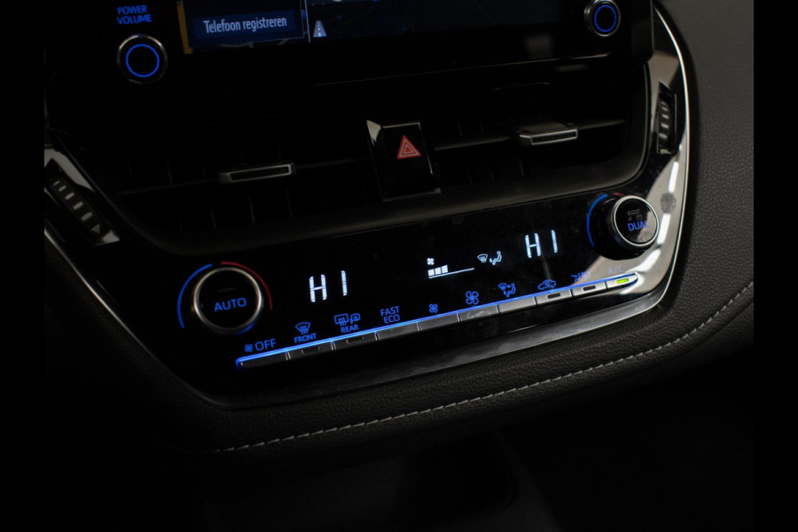 Toyota Corolla Touring Sports 1.8 Hybrid Sport (APPLE CARPLAY,NAVI,LED,CRUISE,SPORTSTOELEN,CAMERA,TREKHAAK,LM VELGEN,GETINT,PDC)