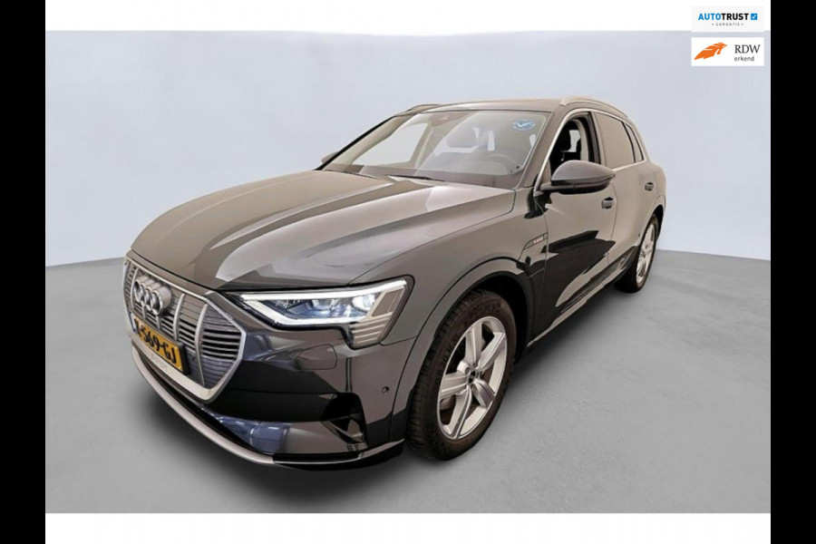 Audi e-tron 55 quattro 409 pk Business edition Plus 95 kWh, panoramadak, elect trekhaak, sportinterieur, 1 e eigenaar, NL auto nap