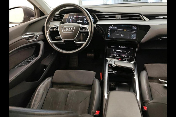 Audi e-tron 55 quattro 409 pk Business edition Plus 95 kWh, panoramadak, elect trekhaak, sportinterieur, 1 e eigenaar, NL auto nap
