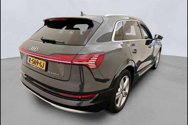 Audi e-tron 55 quattro 409 pk Business edition Plus 95 kWh, panoramadak, elect trekhaak, sportinterieur, 1 e eigenaar, NL auto nap