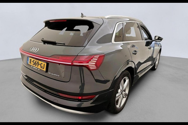 Audi e-tron 55 quattro 409 pk Business edition Plus 95 kWh, panoramadak, elect trekhaak, sportinterieur, 1 e eigenaar, NL auto nap