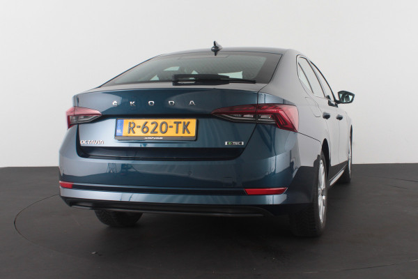 Škoda Octavia 1.5 e-TSI Business Edition Plus 150pk DSG/Lava Blue Metallic/Cruise control adaptief