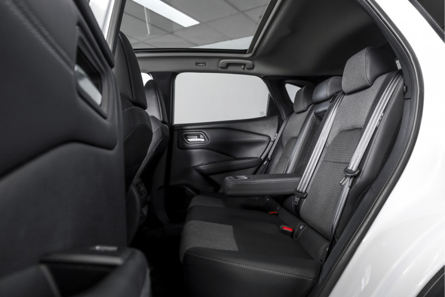 Nissan QASHQAI 1.3 MHEV Xtronic 158 PK N-Connecta - Automaat | Panodak | Cold Pack | Dig. Cockpit | Adapt. Cruise | 360 Camera | PDC | NAV + App Connect | LM 18" | ECC | 6031
