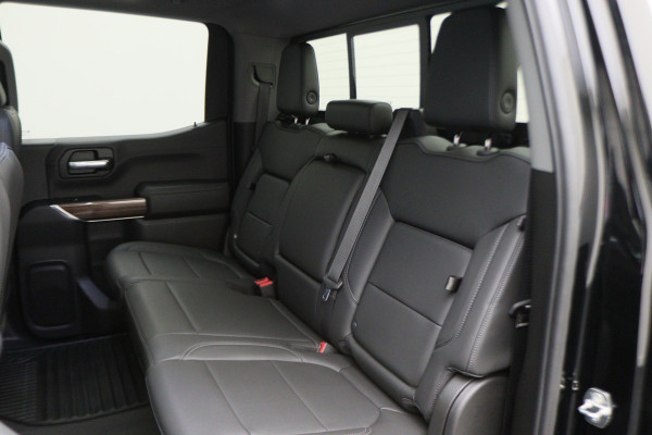 Chevrolet Silverado CREW CAB 5.3L V8