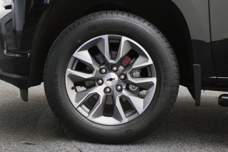 Chevrolet Silverado CREW CAB 5.3L V8