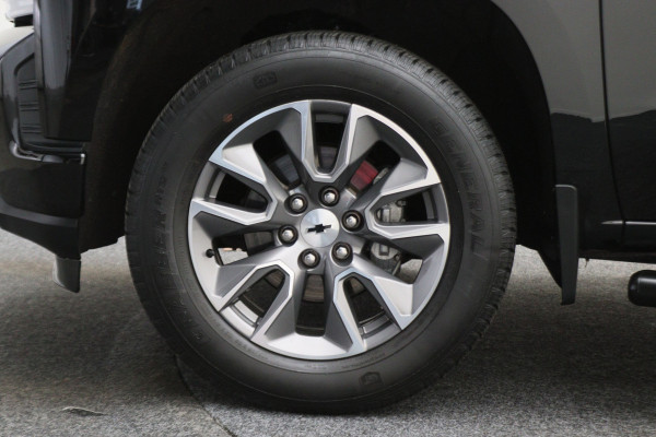 Chevrolet Silverado CREW CAB 5.3L V8