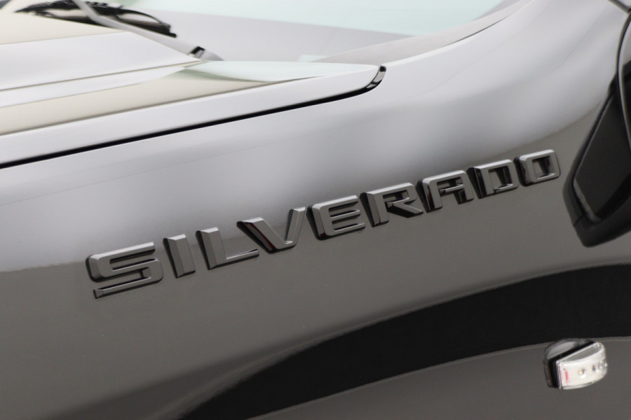 Chevrolet Silverado CREW CAB 5.3L V8