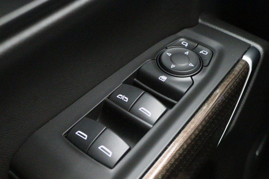 Chevrolet Silverado CREW CAB 5.3L V8