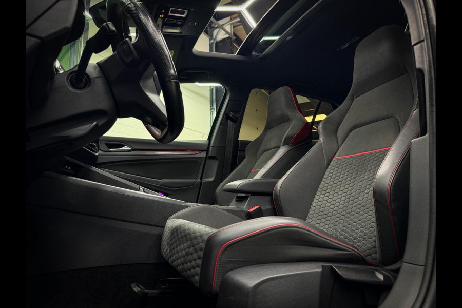 Volkswagen Golf 2.0 TSI GTI Clubsport 301PK IQ| Pano | Sfeer