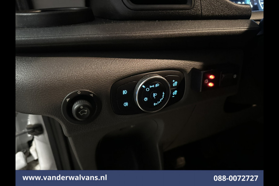 Ford Transit 2.0 TDCI 161pk Bakwagen 225cm hoog Laadklep Euro6 Airco | Camera | Cruisecontrol | 950kg laadvermogen Bijrijdersbank,