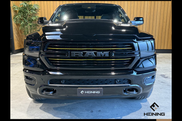 Dodge Ram 1500 5.7 V8 4x4 Crew Cab Laramie Sport. Black Edition. Apple-carplay. Navi. Pano. Train Horn. NAP